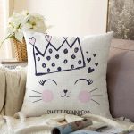 - Sonil-K-2569-Gorsel1 - Realhomes Taç Motifli Kalp Desenli Modern Raşel Kadife Yastık Kılıfı Realhomes