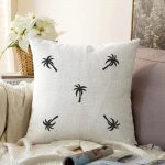 - Sonil-K-2573-Gorsel1 - Realhomes Palmiye Dijital Baskılı Siyah Beyaz Dekoratif Raşel Kadife Yastık Kırlent Kılıfı Realhomes