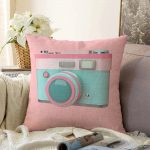 Nostaljik Fotoğraf Makinası 3D Dijital Baskılı Raşel Kadife Yastık Kırlent Kılıfı Realhomes