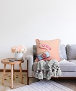 - Sonil-K-3010-Gorsel2 - Realhomes 3D Instagram Fotoğraf Makinası Desenli Dijital Baskılı Raşel Kadife Yastık Kırlent Kılıfı Realhomes