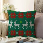 - Sonil-K-3033-Gorsel1 - Realhomes Yeşil Zeminde Yılbaşı Geyikleri Desenli Dekoratif Raşel Kadife Yastık Kırlent Kılıfı Realhomes
