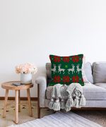 - Sonil-K-3033-Gorsel2 - Realhomes Yeşil Zeminde Yılbaşı Geyikleri Desenli Dekoratif Raşel Kadife Yastık Kırlent Kılıfı Realhomes