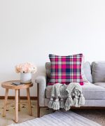 - Sonil-K-3077-Gorsel2 - Realhomes Pembe Lacivert Ekose Desenli Dekoratif Raşel Kadife Yastık Kırlent Kılıfı Realhomes