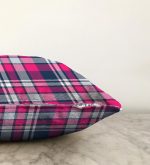 - Sonil-K-3077-Gorsel3 - Realhomes Pembe Lacivert Ekose Desenli Dekoratif Raşel Kadife Yastık Kırlent Kılıfı Realhomes