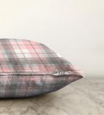 Pembe Gri Ekose Desenli Dekoratif Raşel Kadife Yastık Kırlent Kılıfı Realhomes