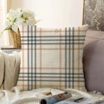 Krem Renkte Ekose Desenli Dekoratif Raşel Kadife Yastık Kırlent Kılıfı Realhomes