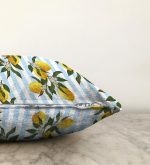 - Sonil-K-3106-Gorsel3 - Realhomes Mavi Çizgili Limon Desenli Dijital Baskılı Dekoratif Raşel Kadife Yastık Kırlent Kılıfı Realhomes