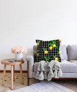 - Sonil-K-3107-Gorsel2 - Realhomes Siyah Zeminde Ekose Desenli Limon Dijital Baskılı Dekoratif Raşel Kadife Yastık Kılıfı Realhomes