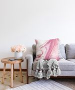 Pembe Beyaz Mermer Desenli Dijital Baskılı Raşel Kadife Yastık Kırlent Kılıfı Realhomes