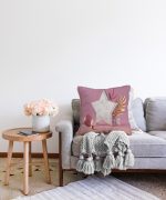 - Sonil-K-3139-Gorsel2 - Realhomes  Modern Pembe Zeminli 3D Yıldız Desenli Dekoratif Raşel Kadife Yastık Kırlent Kılıfı Realhomes