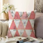 - Sonil-K-3148-Gorsel1 - Realhomes  Geometrik Üçgen Şekilli Mermer Desenli Raşel Kadife Yastık Kırlent Kılıfı Realhomes