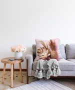 - Sonil-K-3173-Gorsel2 - Realhomes  3D Yaprak ve Ananas Desenli Özel Tasarım Raşel Kadife Yastık Kırlent Kılıfı Realhomes