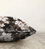 - Sonil-K-3185-Gorsel3 - Realhomes  Siyah Zeminde 3D Çiçekler Temalı Modern Raşel Kadife Yastık Kırlent Kılıfı Realhomes