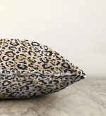 - Sonil-K-3190-Gorsel3 - Realhomes  Zebra Desenli Altın Detaylı Modern Raşel Kadife Yastık Kırlent Kılıfı Realhomes