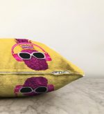 - Sonil-K-3192-Gorsel3 - Realhomes  Sarı Zeminde Pembe Ananas Modern Tasarımlı Raşel Kadife Yastık Kırlent Kılıfı Realhomes