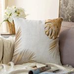 - Sonil-K-3201-Gorsel1 - Realhomes  Altın Renkli 3D Palmiye Yaprakları Modern Raşel Kadife Yastık Kırlent Kılıfı Realhomes