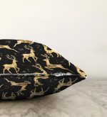 - Sonil-K-3215-Gorsel3 - Realhomes Altın Detaylı Geyikler Desenli Modern Raşel Kadife Yastık Kırlent Kılıfı Realhomes