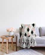 - Sonil-K-3225-Gorsel2 - Realhomes  Mermer Zeminli Baklava Desenli Özel Tasarım Raşel Kadife Yastık Kırlent Kılıfı Realhomes