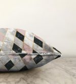 - Sonil-K-3225-Gorsel3 - Realhomes  Mermer Zeminli Baklava Desenli Özel Tasarım Raşel Kadife Yastık Kırlent Kılıfı Realhomes