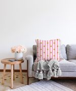 Pembe Çizgili Altın Puanlı Özel Tasarımlı Raşel Kadife Yastık Kırlent Kılıfı Realhomes