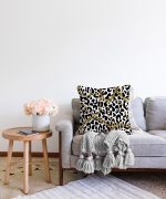 - Sonil-K-3239-Gorsel2 - Realhomes  Leopar Desenli Altın Detaylı Özel Tasarım Modern Raşel Kadife Yastık Kırlent Kılıfı Realhomes