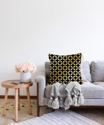 - Sonil-K-3256-Gorsel2 - Realhomes  Siyah Zeminde Gold Geometrik Desenli Dekoratif Raşel Kadife Yastık Kırlent Kılıfı Realhomes