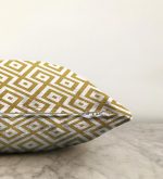 Altın Renkli Geometrik Desenli Özel Tasarım Raşel Kadife Yastık Kırlent Kılıfı Realhomes