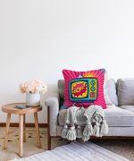 Pop Art Wow TV Desenli Dekoratif Raşel Kadife Yastık Kırlent Kılıfı Realhomes