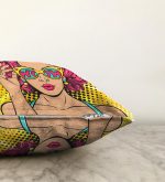 - Sonil-K-3285-Gorsel3 - Realhomes  Sarı Zeminli Pop Art Girl Desenli Dekoratif Raşel Kadife Yastık Kırlent Kılıfı Realhomes