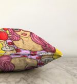 Sarı Zeminli Popart Girl Desenli Dekoratif Raşel Kadife Yastık Kırlent Kılıfı Realhomes