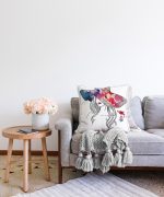 Renkli Şapka Tasarımlı Dijital Baskılı Dekoratif Raşel Kadife Yastık Kırlent Kılıfı Realhomes