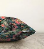 Lacivert Zeminli Amazon Ormanları Temalı Modern Raşel Kadife Yastık Kırlent Kılıfı Realhomes