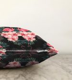 Siyah Zeminde Lilyum ve Flamingo Özel Tasarım Raşel Kadife Yastık Kırlent Kılıfı Realhomes