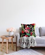 Siyah Zeminde 3D Tropikal Papağanlar Modern Raşel Kadife Yastık Kırlent Kılıfı Realhomes