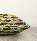 - Sonil-K-3355-Gorsel3 - Realhomes Çizgili Siyah Zeminli Limon Desenli Dekoratif Raşel Kadife Yastık Kırlent Kılıfı Realhomes