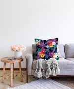 - Sonil-K-3372-Gorsel2 - Realhomes  Siyah Zeminde Rengarenk Çiçekler Tasarımlı Dekoratif Raşel Kadife Yastık Kırlent Kılıfı Realhomes