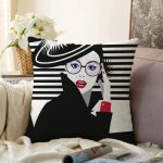 - Sonil-K-3394-Gorsel1 - Realhomes Siyah Beyaz Fashion Woman Tasarımlı Dekoratif Raşel Kadife Yastık Kırlent Kılıfı Realhomes