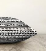 - Sonil-K-3395-Gorsel3 - Realhomes Siyah Beyaz Dekoratif African Motifli Modern Raşel Kadife Yastık Kırlent Kılıfı Realhomes