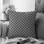 Siyah Beyaz Üçgen Geometrik Desenli Dijital Baskılı Raşel Kadife Yastık Kırlent Kılıfı Realhomes
