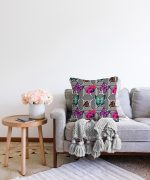 Geometrik Zeminde Renkli Kelebekler Özel Tasarım Raşel Kadife Kırlent Kılıfı Realhomes