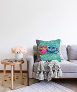 - Sonil-K-3559-Gorsel2 - Realhomes  Ağaçta Sevimli Baykuşlar Modern Tasarım Dijital Baskılı Raşel Kadife Yastık Kırlent Kılıfı Realhomes