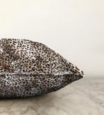 - Sonil-K-3791-Gorsel3 - Realhomes Realhomes Leopar Motifli Dijital Baskılı Raşel Kadife Yastık Kırlent Kılıfı Realhomes