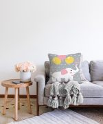 Gri Zeminde Fil ve Balon Desenli Çocuk Odası Raşel Kadife Yastık Kırlent Kılıfı Realhomes