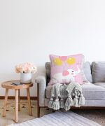 Pembe Zeminde Fil ve Balon Motifli Çocuk Odası Raşel Kadife Yastık Kırlent Kılıfı Realhomes