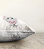 Beyaz Zeminde Sevimli Kedicik Özel Tasarım Çocuk Odası Raşel Kadife Yastık Kırlent Kılıfı Realhomes