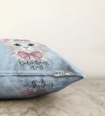 Mavi Zeminde Sevimli Kedicik Özel Tasarım Çocuk Odası Raşel Kadife Yastık Kırlent Kılıfı Realhomes