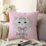 Pembe Zeminde Sevimli Kedicik Özel Tasarım Çocuk Odası Raşel Kadife Yastık Kırlent Kılıfı Realhomes