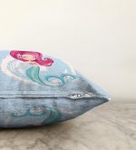 Mavi Zeminde Denizkızı Desenli Dijital Baskılı Çocuk Odası Raşel Kadife Yastık Kırlent Kılıfı Realhomes