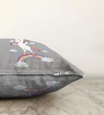 Gri Zeminde Unicorn At Desenli Çocuk Odası Raşel Kadife Yastık Kırlent Kılıfı Realhomes