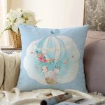 Mavi Zeminde Uçan Balon Desenli Dijital Baskılı Çocuk Odası Raşel Kadife Yastık Kırlent Kılıfı Realhomes